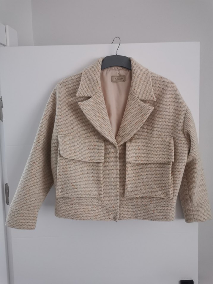 Bej Düğmeli Kısa Pamuklu Kadın Ceket - Görsel 4