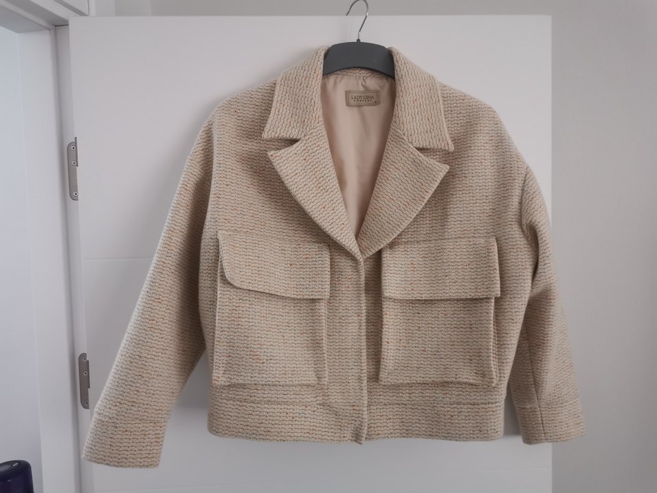 Bej Düğmeli Kısa Pamuklu Kadın Ceket - Görsel 3