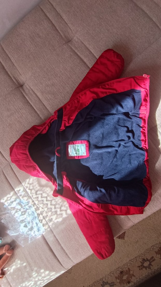 Çocuk Kapüşonlu Kırmızı Fermuarlı Mont - Görsel 3