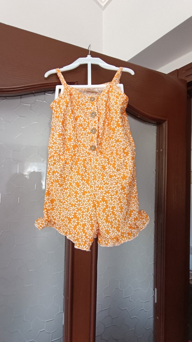 Kız Çocuk Turuncu Çiçekli Düğmeli Tulum - Görsel 5