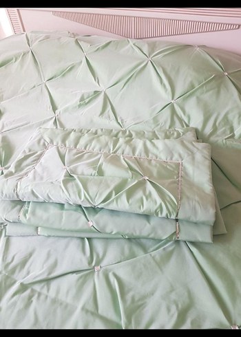 Açık Yeşil Düğme Detaylı Yatak Örtüsü - Görsel 6