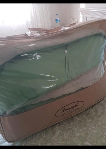 Açık Yeşil Düğme Detaylı Yatak Örtüsü - Görsel 8