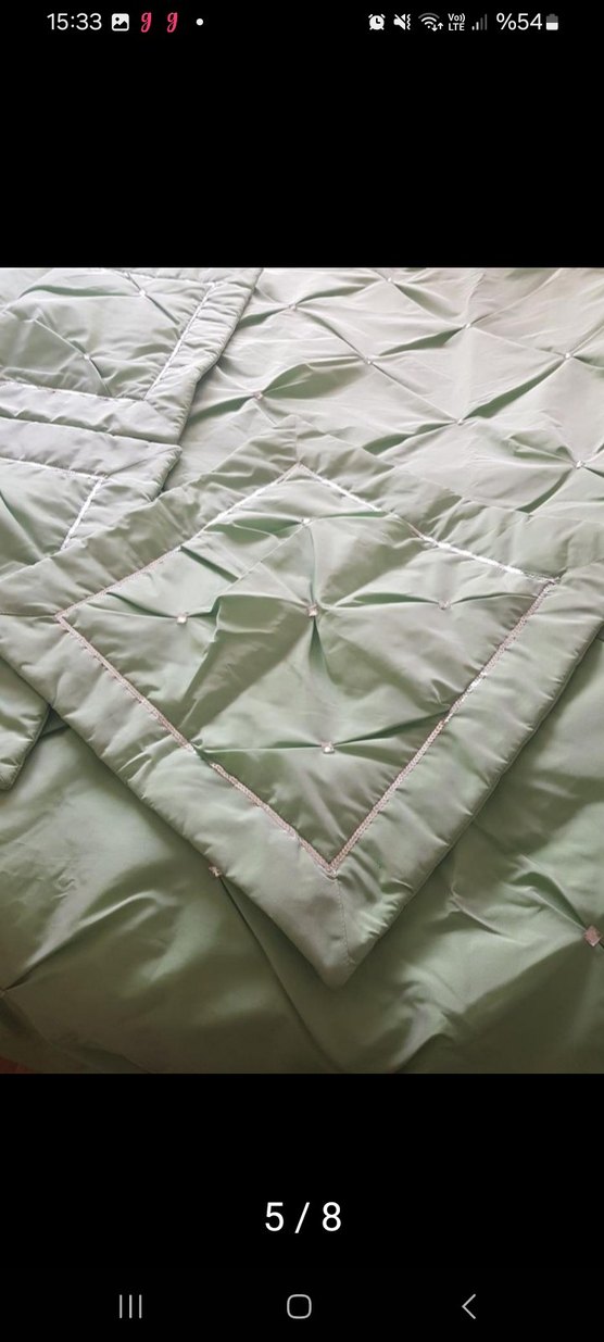 Açık Yeşil Düğme Detaylı Yatak Örtüsü - Görsel 5