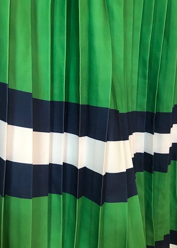 Yeşil Pilili Uzun Kadın Etek - Görsel 3