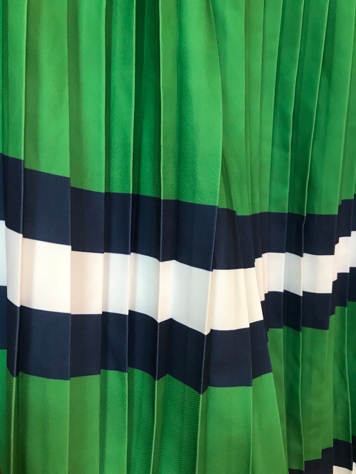 Yeşil Pilili Uzun Kadın Etek - Görsel 3