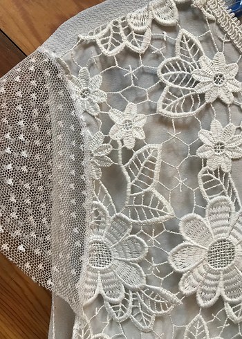 Dantel Detaylı Beyaz Kadın Bluz - Görsel 2