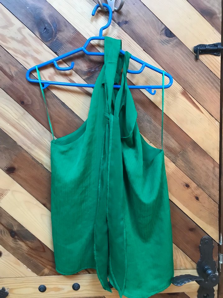 Yeşil Drapeli Halter Yaka Uzun Bluz - Görsel 4