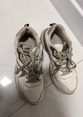 Beyaz Yılan Desenli Bağcıklı Spor Ayakkabı - Görsel 4