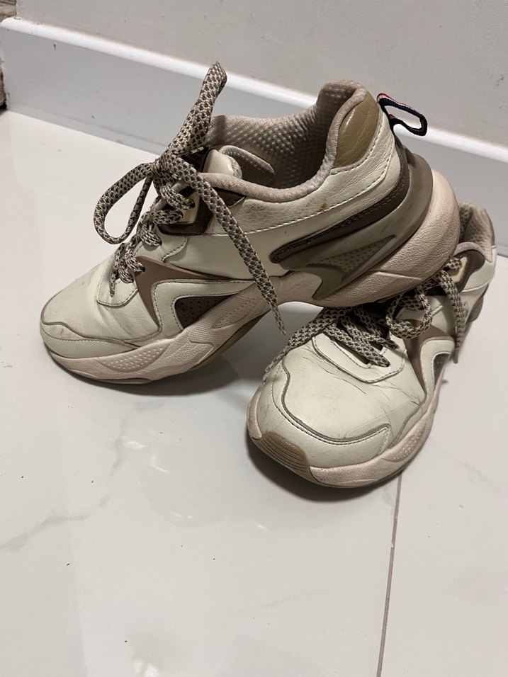 Beyaz Yılan Desenli Bağcıklı Spor Ayakkabı - Görsel 2