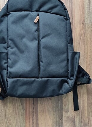 DEFOLU NOTEBOOK SIRT ÇANTASI 15,6 İNÇ