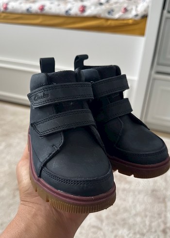 Clarks Siyah Erkek Cocuk Cirt Cirtli Bot