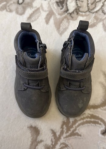 Clarks Koyu Gri Cocuk Botu