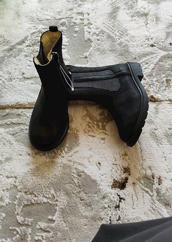 Clarks Sehir Stiline Siyah Bilek Bot