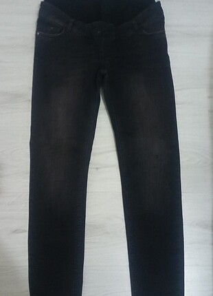 42 Beden siyah Renk Jean pantolon