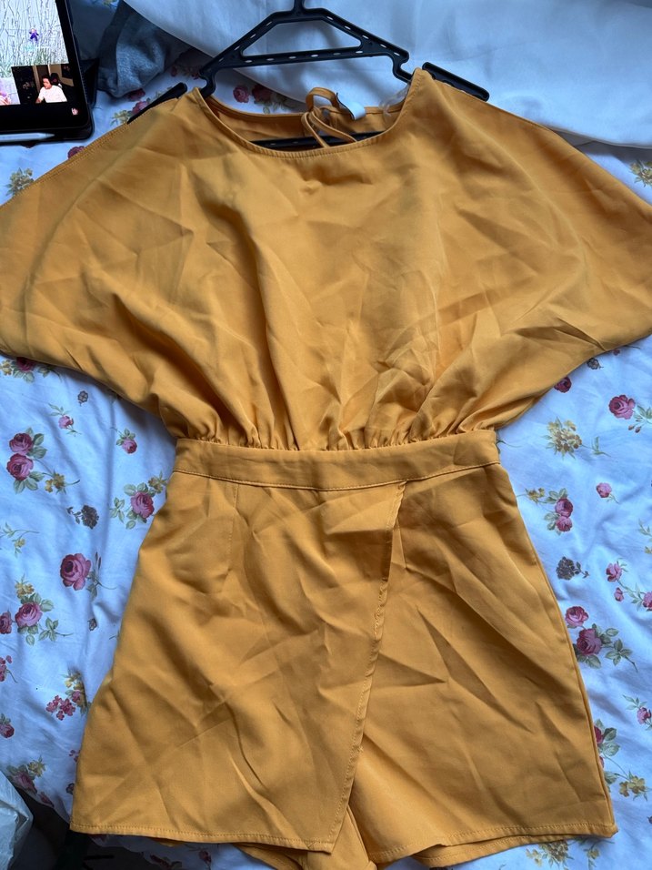 Sarı Drapeli Kadın Midi Tulum - Görsel 2