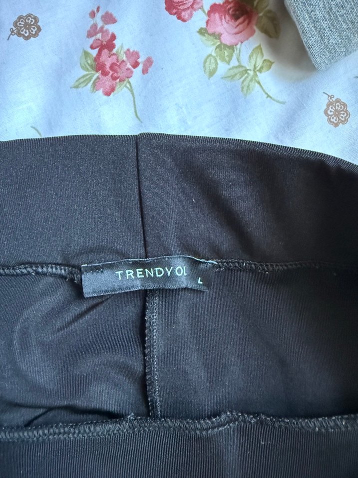 Siyah Elastik Bel Midi Hamile Şortu - Görsel 2