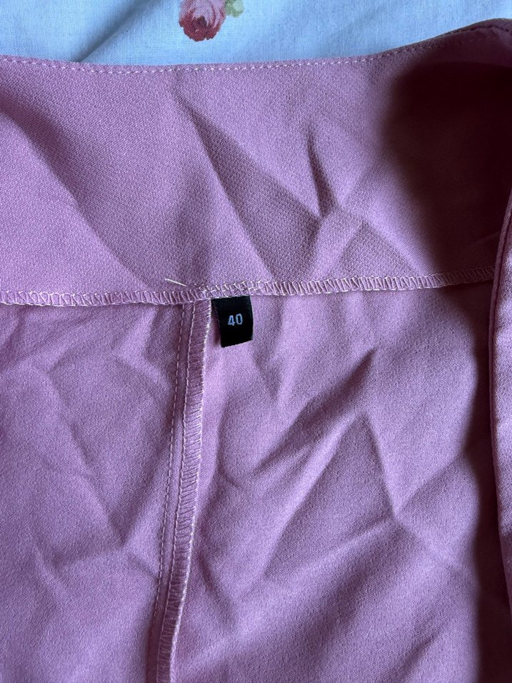 Pembe V Yaka Düğmeli Kadın Tulum - Görsel 2