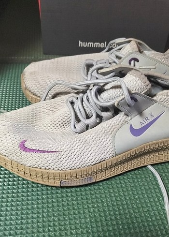 Beyaz Gri Bağcıklı Düz Taban Spor Ayakkabı