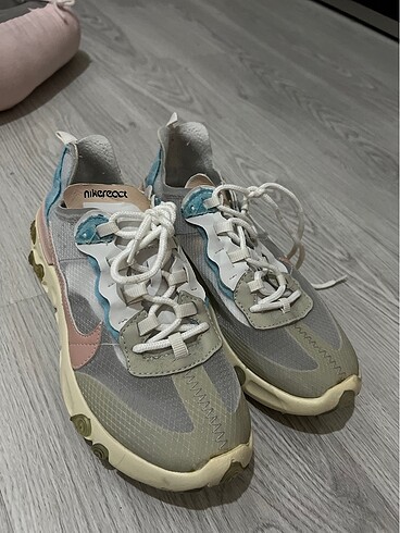 Nike spor ayakkabı