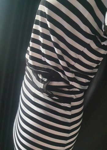 Siyah Beyaz Çizgili Kısa Kollu Mini Elbise - Görsel 4