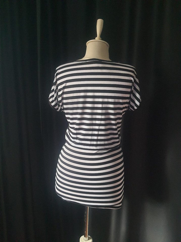 Siyah Beyaz Çizgili Kısa Kollu Mini Elbise - Görsel 2