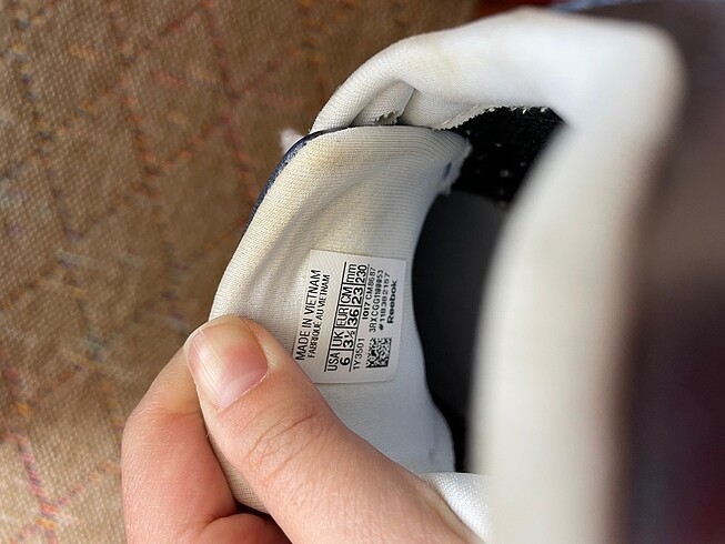 Reebok mor ve lacivert arasında deri spor ayakkabı