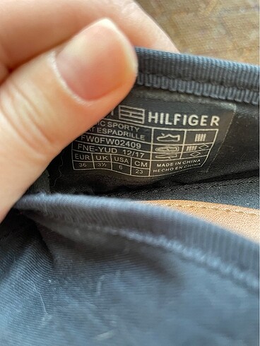 Tommy Hilfiger babet