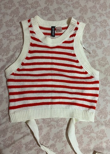 H&M Kırmızı Çizgili Kısa Triko Süveter