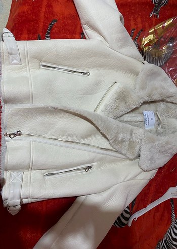 Stradivarius Kürklü Beyaz Kadın Ceket