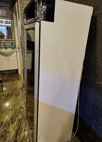Meşrubat dolabı