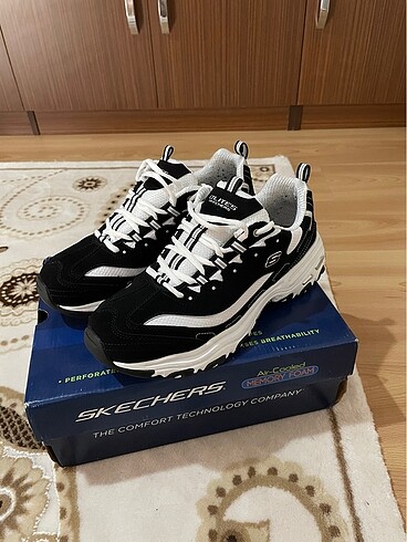 Skechers D'Lites Erkek Sneaker