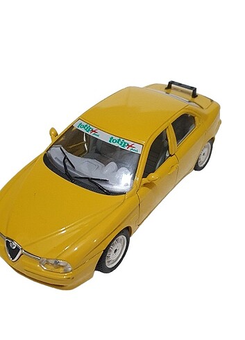 1/24 İtalyan Burago Alfa Romeo 156 