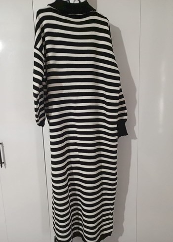 Siyah Beyaz Çizgili Uzun Triko Elbise - Görsel 2