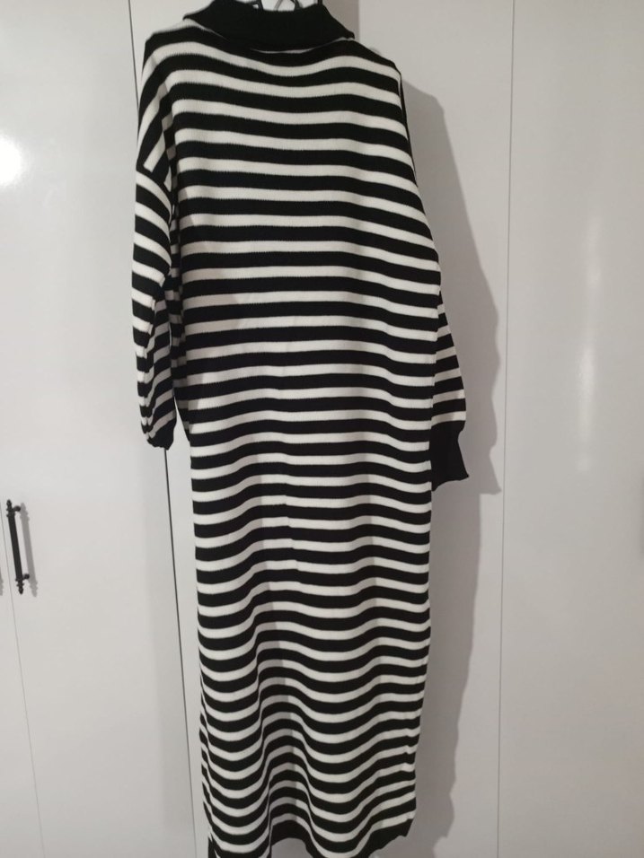 Siyah Beyaz Çizgili Uzun Triko Elbise - Görsel 2