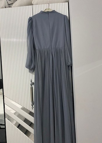 Gri Pliseli Uzun Abiye Elbise - Görsel 2