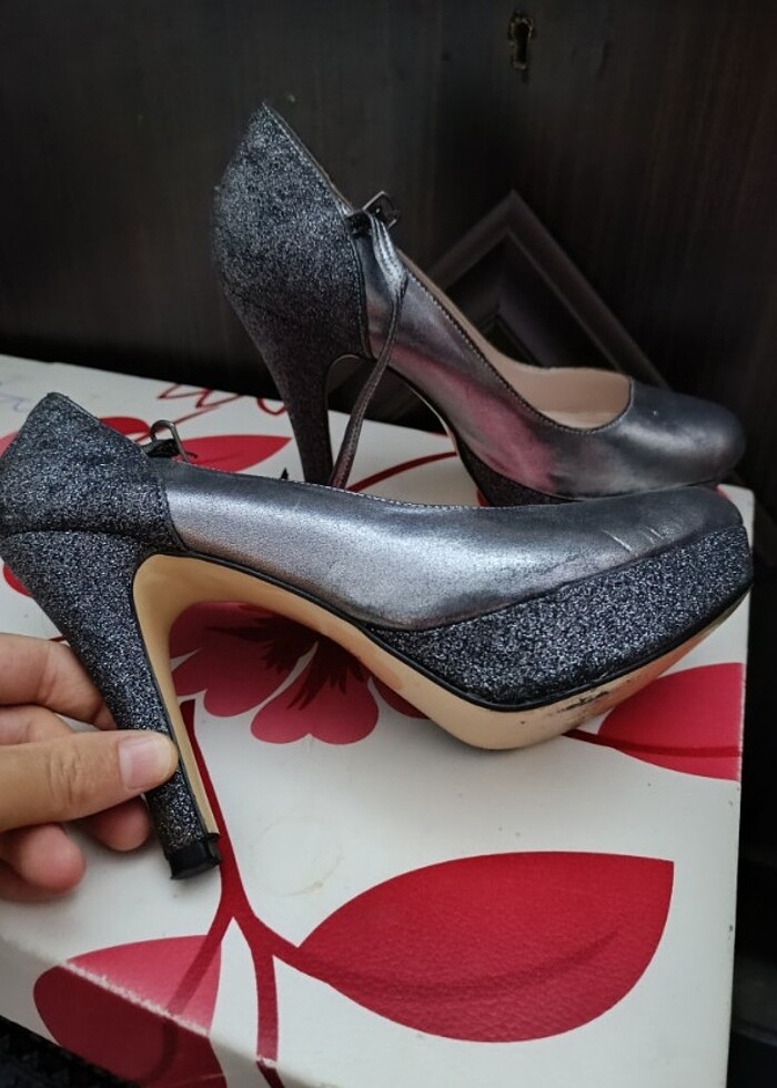 Hiç giyilmedi gri ayakkabı - Görsel 3