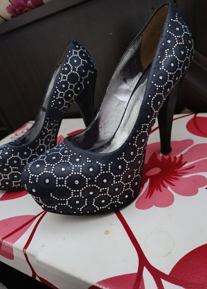 Boncuk desenli platform ayakkabı  - Görsel 3