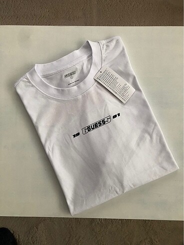 Guess Tshirt