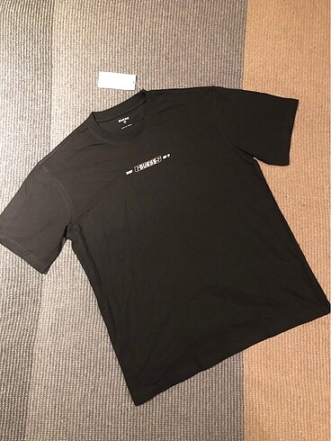 m Beden Guess Erkek tshirt