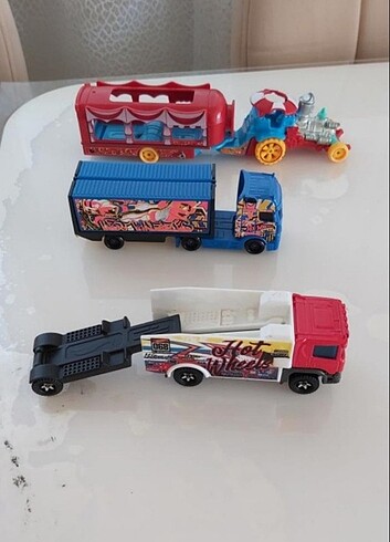 Hot wheels garajli demir tir seti