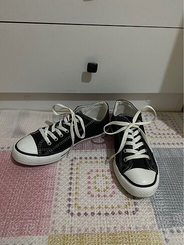 convers model ayakkabı