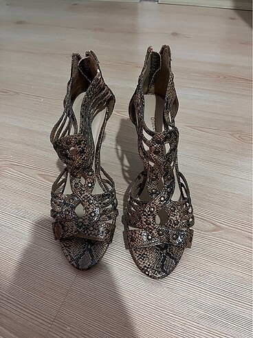 Deichmann Vintage Yılan Derisi Topuklu Ayakkabı