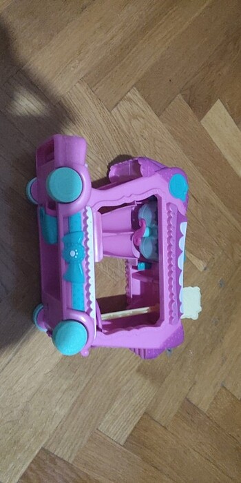  Hasbro Dondurma Karavanı