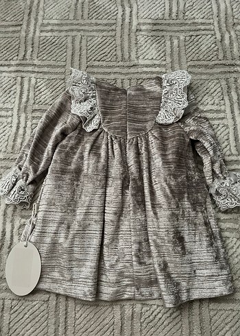 Gri Nakışlı Fırfırlı Kız Çocuk Elbise - Görsel 3
