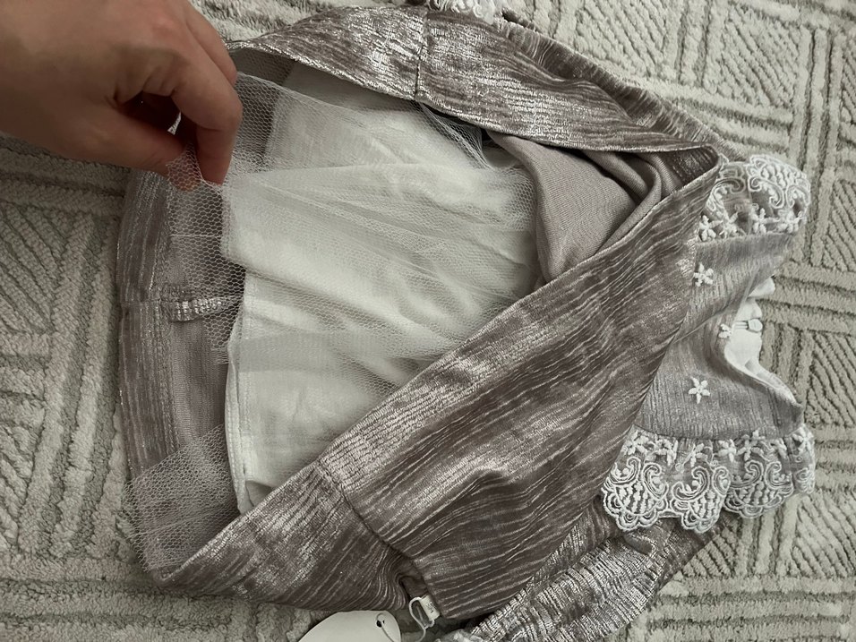 Gri Nakışlı Fırfırlı Kız Çocuk Elbise - Görsel 2