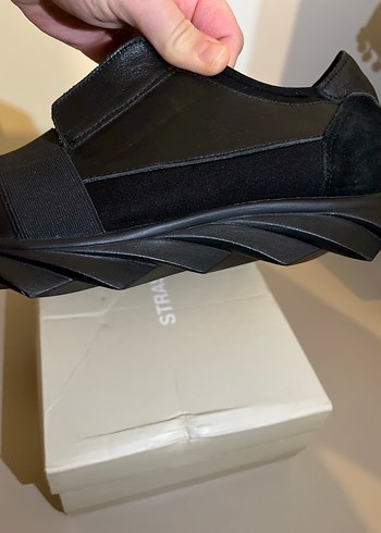 Kemer Detaylı Siyah Kadın Dolgu Topuk Ayakkabı - Görsel 6