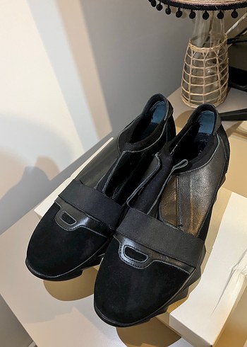 Kemer Detaylı Siyah Kadın Dolgu Topuk Ayakkabı - Görsel 7