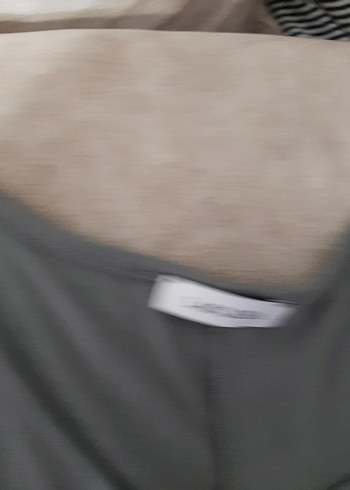 Gri Baskılı Kısa Kollu kol detayli Bluz - Görsel 5