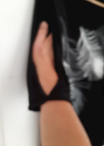 Siyah Baskılı kol yırtmaçlı bluz - Görsel 4