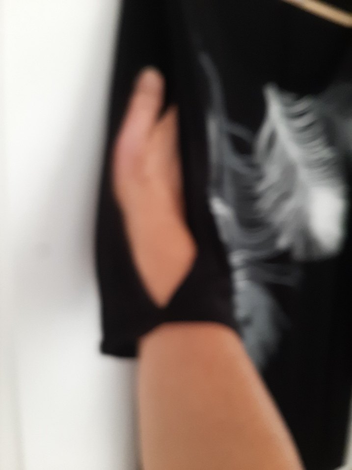 Siyah Baskılı kol yırtmaçlı bluz - Görsel 4